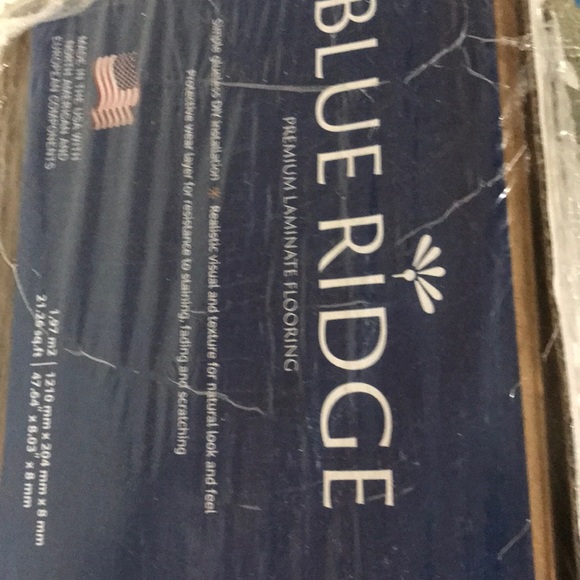 New box - Picture 2 of 3